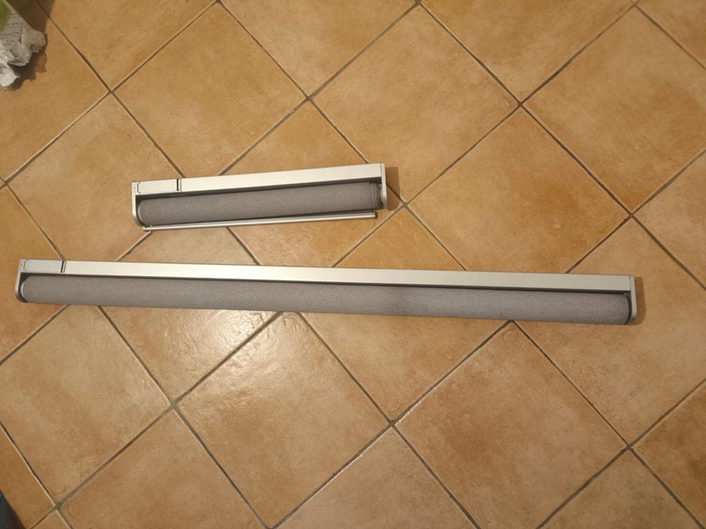 2x IKEA fyrtur electrische verduisterende  rolgordijnen, Ophalen of Verzenden, Gebruikt, 50 tot 100 cm, Minder dan 100 cm
