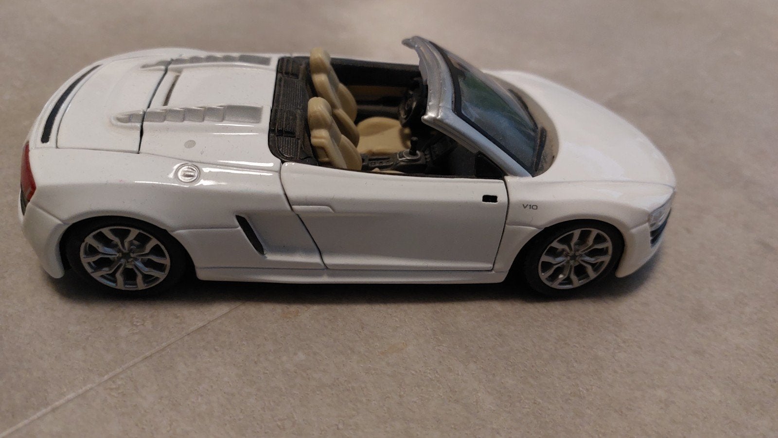 Maisto Audi R8 Spyder V10 schaalmodel 1:24, Ophalen of Verzenden, Gebruikt, Auto, Maisto