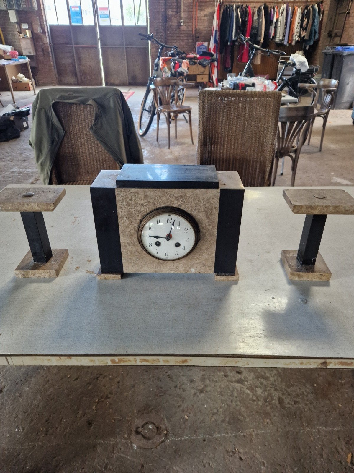 Antieke marmeren pendule met kandelaars, Ophalen of Verzenden