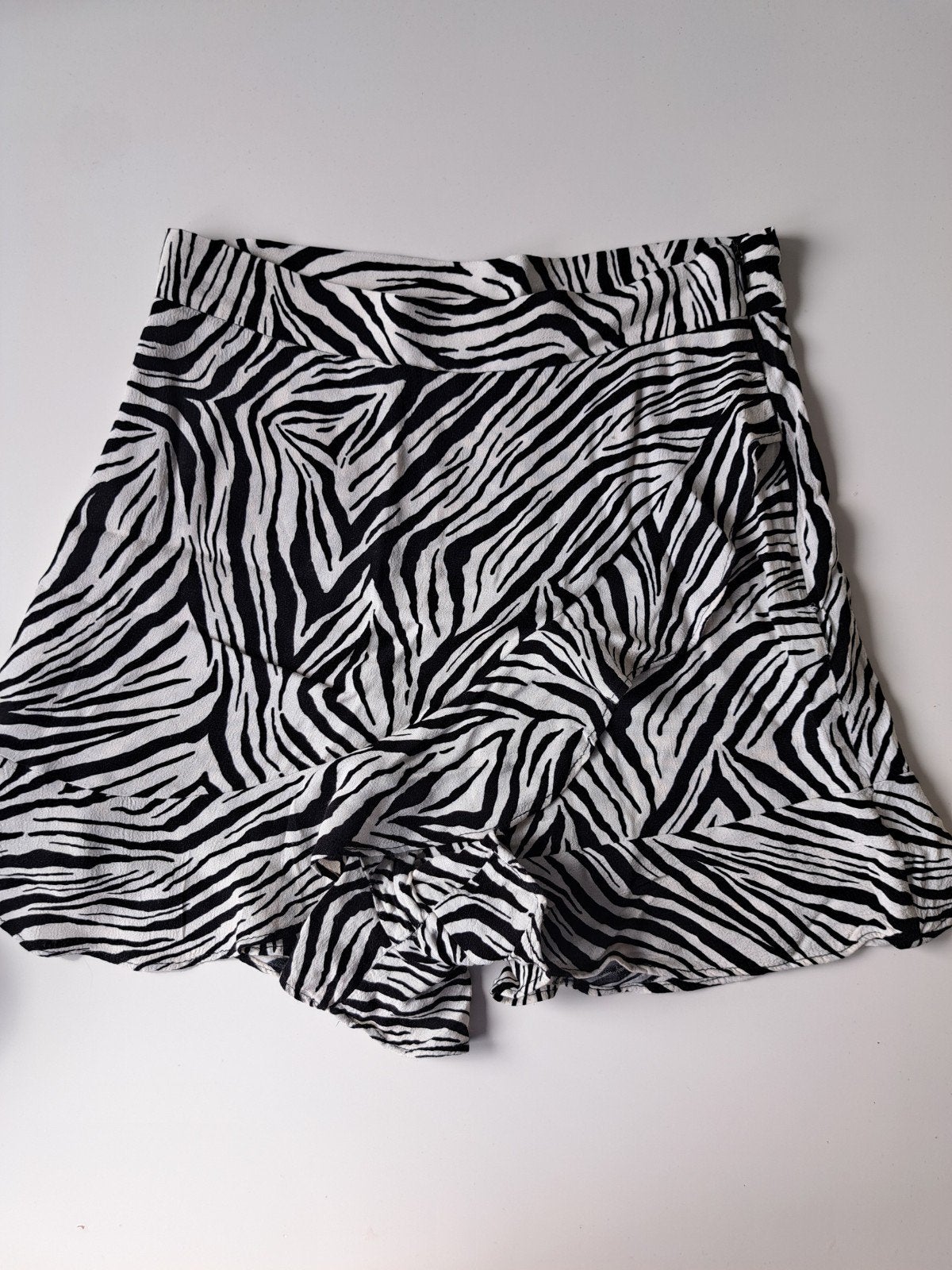 Zara zebraprint shorts maat XS, Kleding | Dames, Ophalen of Verzenden, Maat 34 (XS) of kleiner, Gedragen, Boven de knie