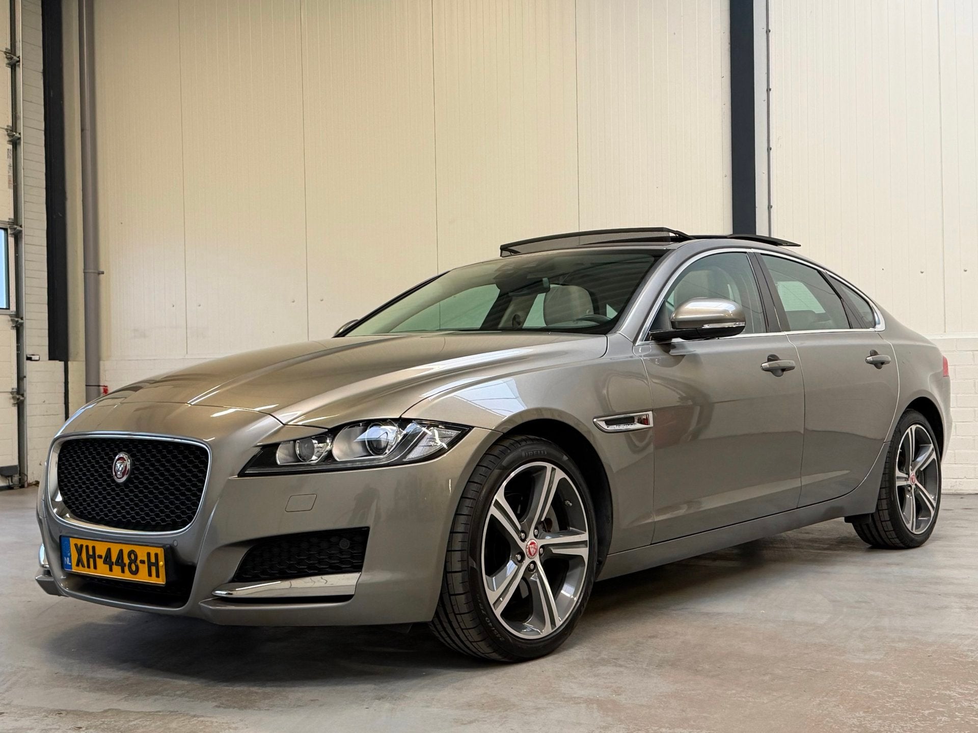 Jaguar XF 2.0 Portfolio|Org NL|Pano, Auto's, Automaat, Dealer onderhouden, Euro 6, 4 cilinders