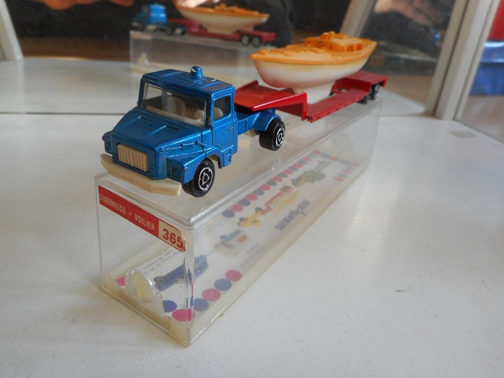 Majorette Scania Truck met Trailer en boot in Doosje, Ophalen of Verzenden, Zo goed als nieuw, Auto