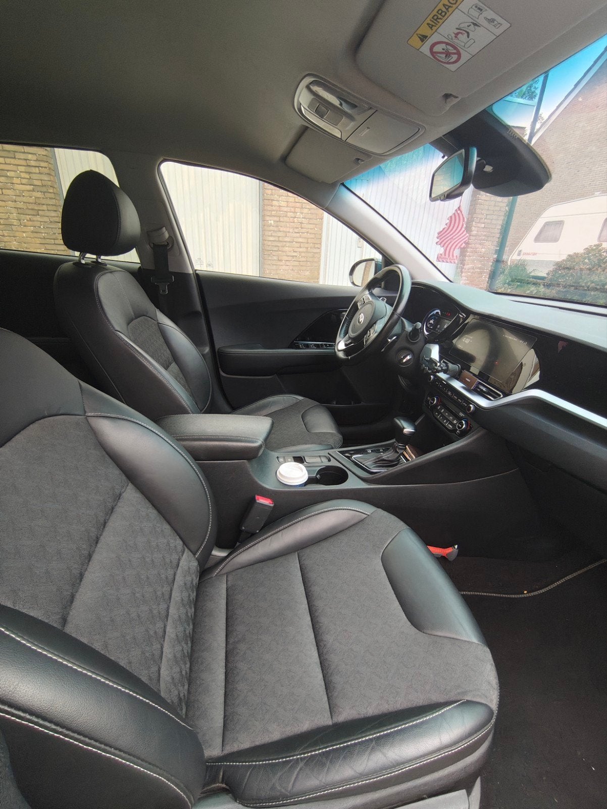 Foto 9 van Kia Niro 1.6 GDi Hybrid 141pk Dct6 2020 Blauw