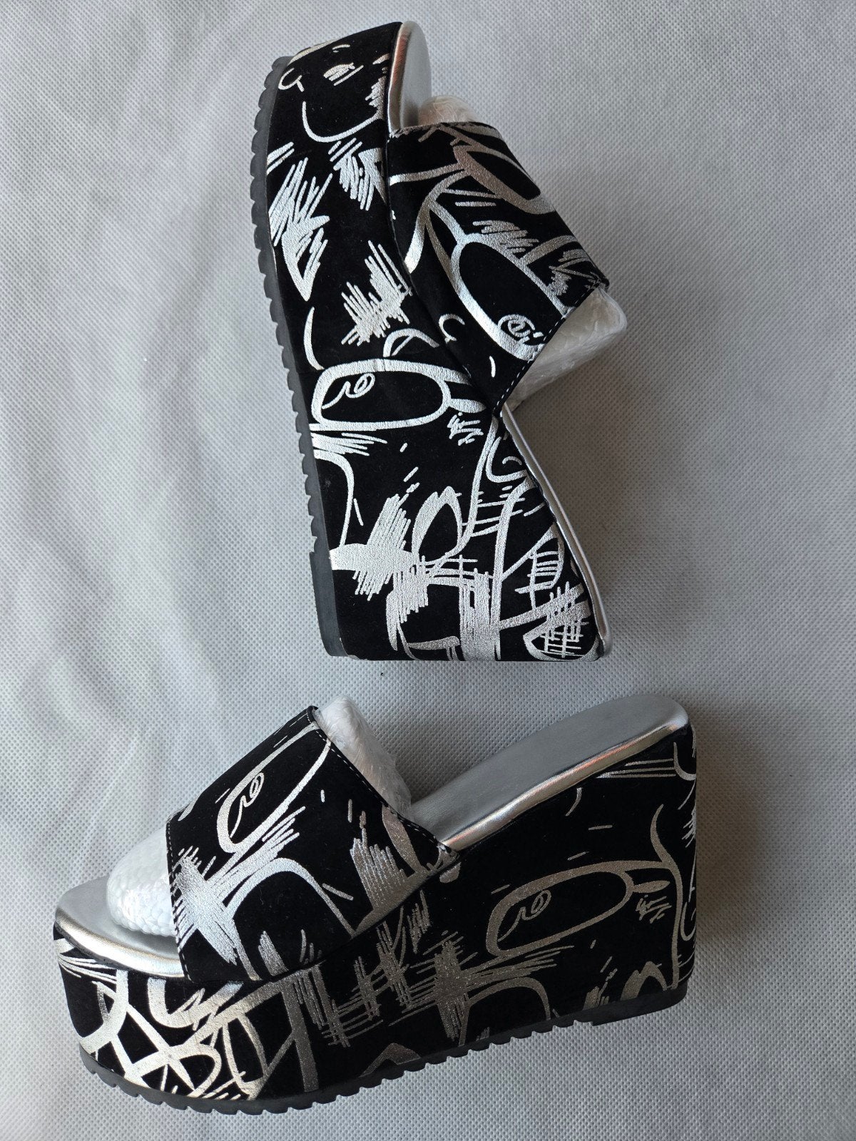 Sleehak slippers zwart met zilver, maat 38, Kleding | Dames, Slippers, Zwart, Nieuw, Ophalen of Verzenden