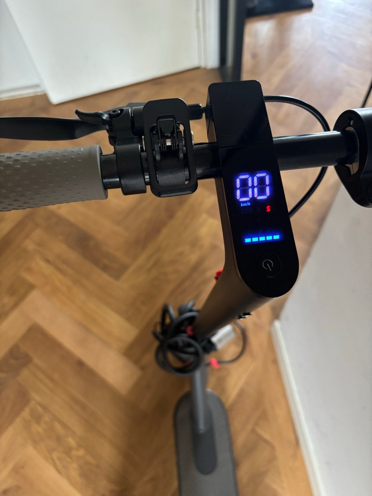 Xiaomi Mi Essential elektrische step - Gebruikt, Fietsen en Brommers, Steps, Ophalen, Zo goed als nieuw, Elektrische step (E-scooter)