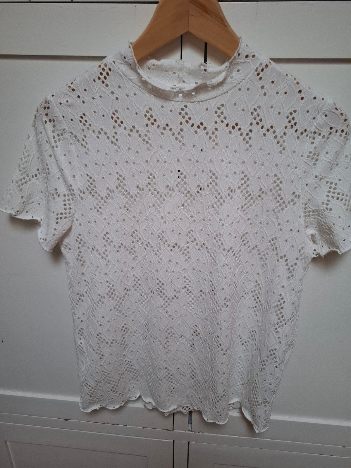 VILA Witte Broderie Top - Maat S, Kleding | Dames, VILA, Wit, Ophalen of Verzenden, Zo goed als nieuw
