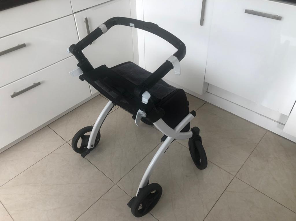 In nieuw staat  ROLLZ  FLEX van €489 voor €289, Diversen, Rollators, Ophalen, Opvouwbaar, Zo goed als nieuw