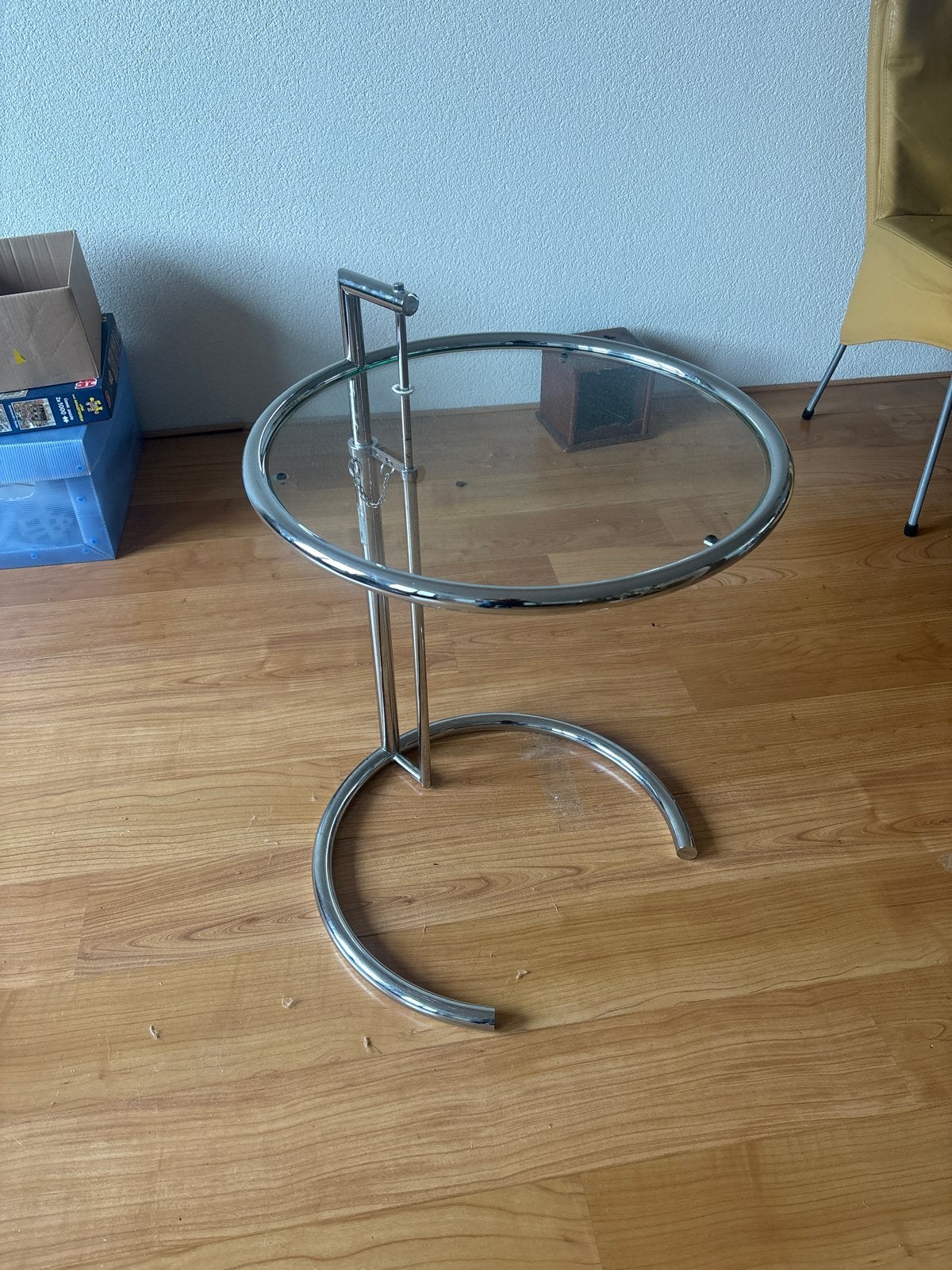 Replica Eileen Gray E 1027 Bijzettafel - Verstelbaar, Ophalen, Minder dan 55 cm, Gebruikt, Rond