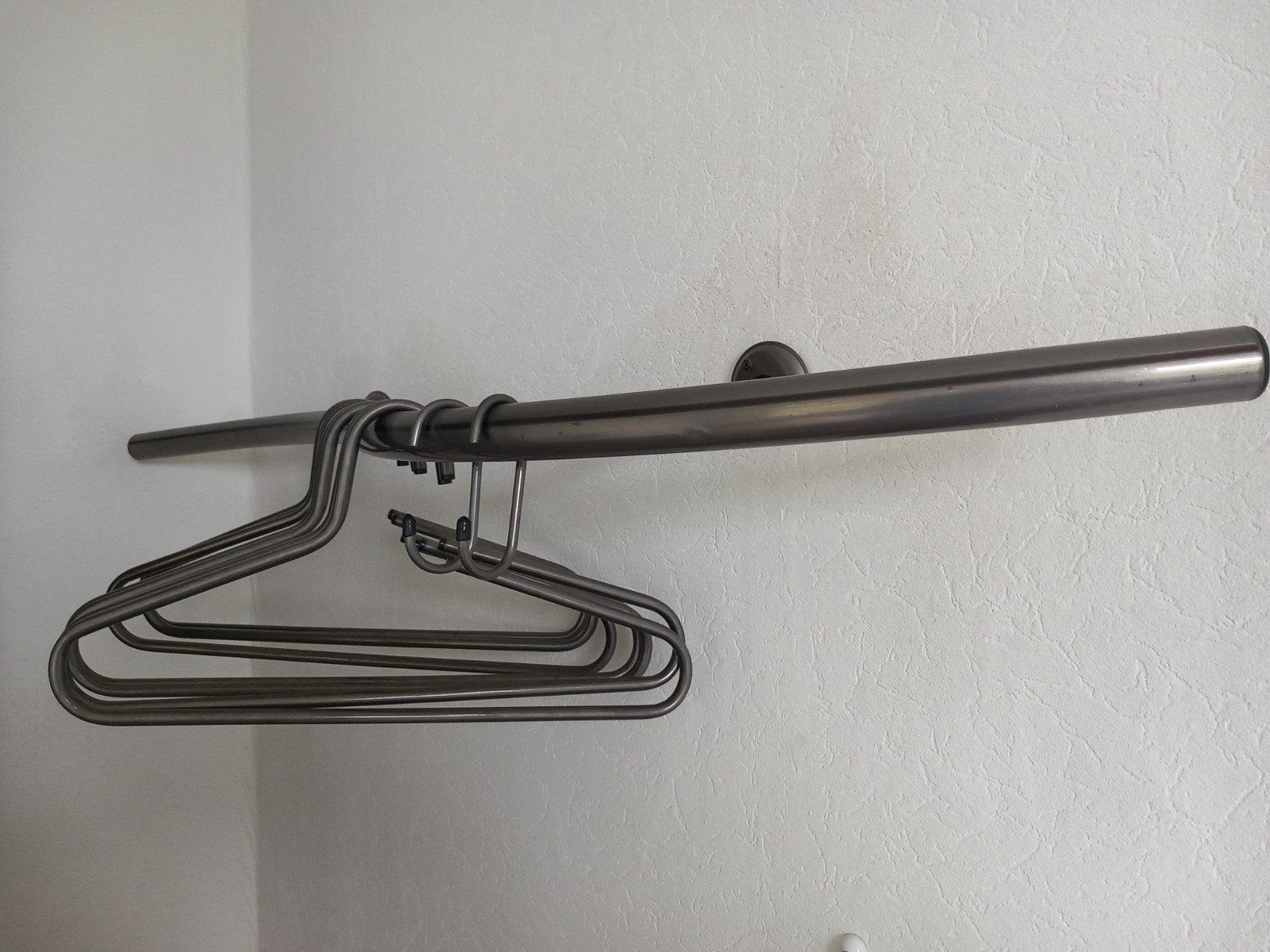 Stalen kapstok met 4 hangers en 5 haken, Ophalen, Metaal, Wandkapstok, Minder dan 100 cm