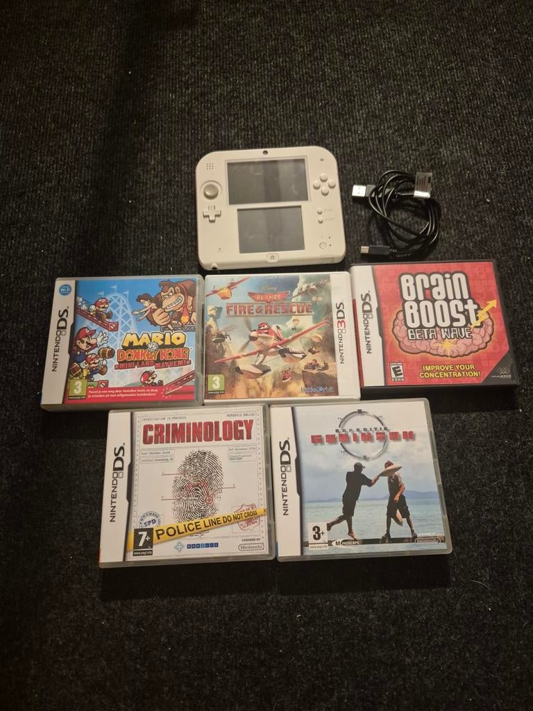 Nintendo 2DS met games en oplaadkabel, Ophalen, Met games, Wit, 2DS