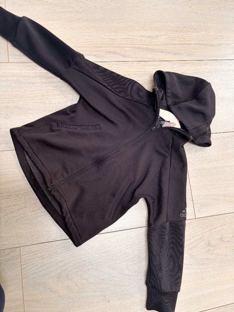 Adidas Zwart Vest met Capuchon - Maat 116 (5-6 jaar), Adidas, Jongen of Meisje, Trui of Vest, Ophalen of Verzenden
