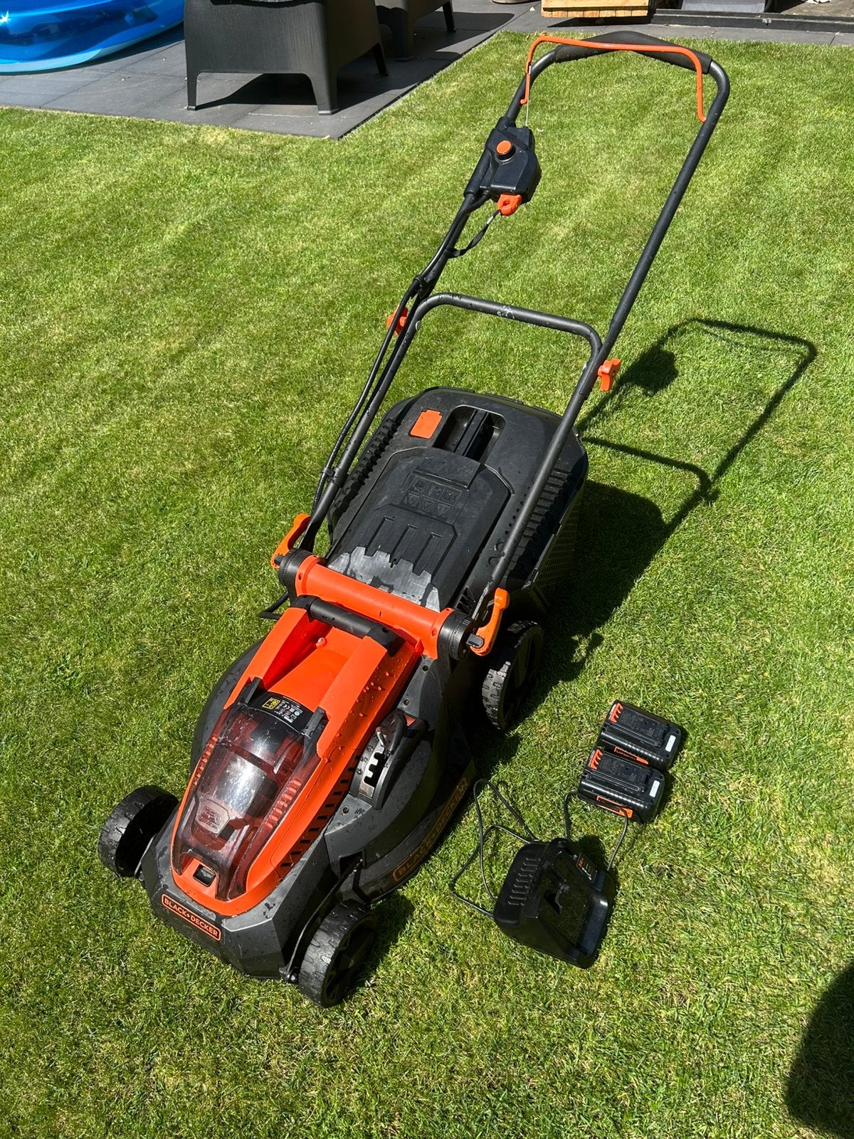 Mooie accu grasmaaier black &decker, Tuin en Terras, Ophalen, Cirkelmaaier, Accu-grasmaaier, Zo goed als nieuw