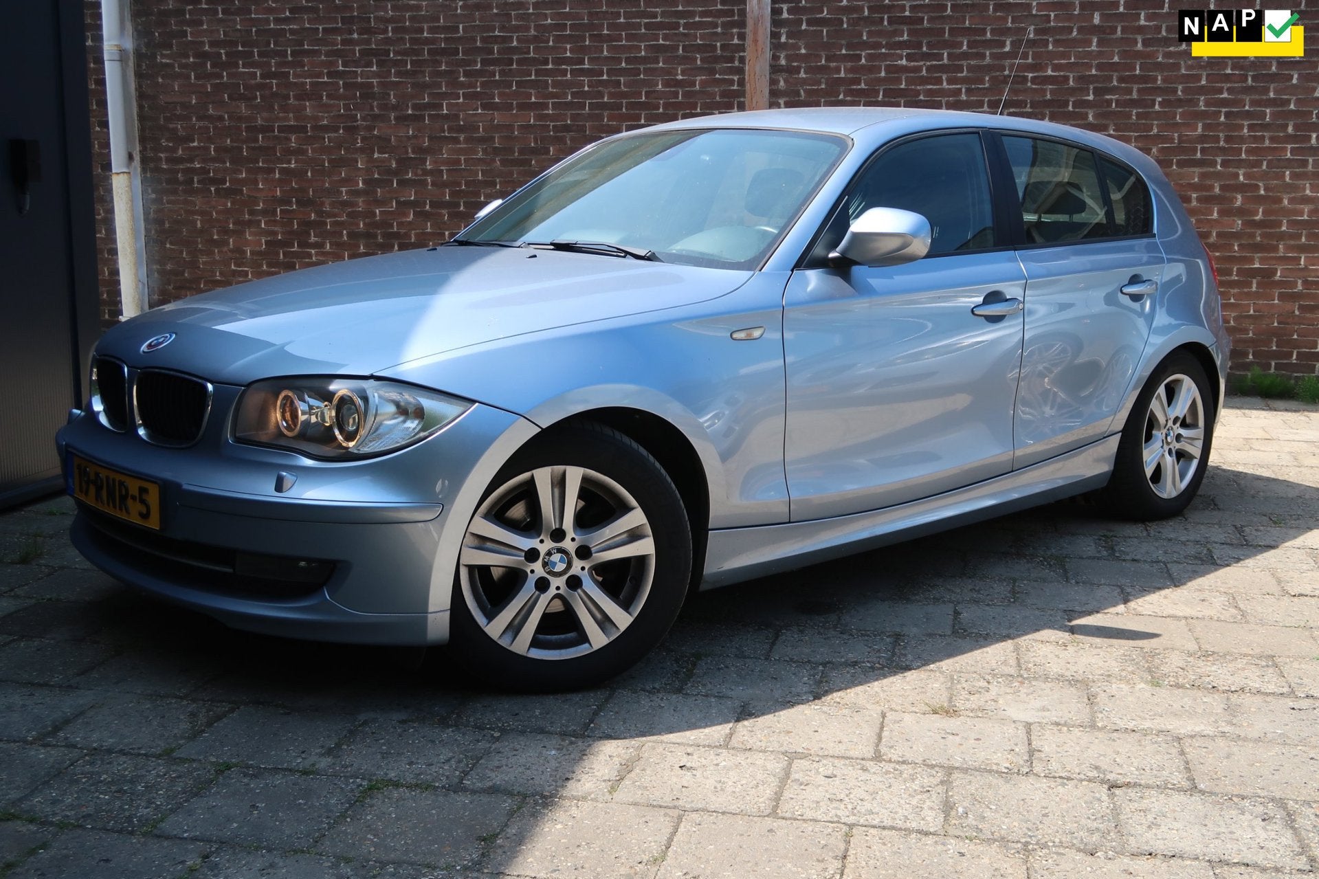 BMW 1-serie 116i EffDyn. Ed. Business Line Ultimate Edition, 1-Serie, Euro 5, Achterwielaandrijving, Zwart