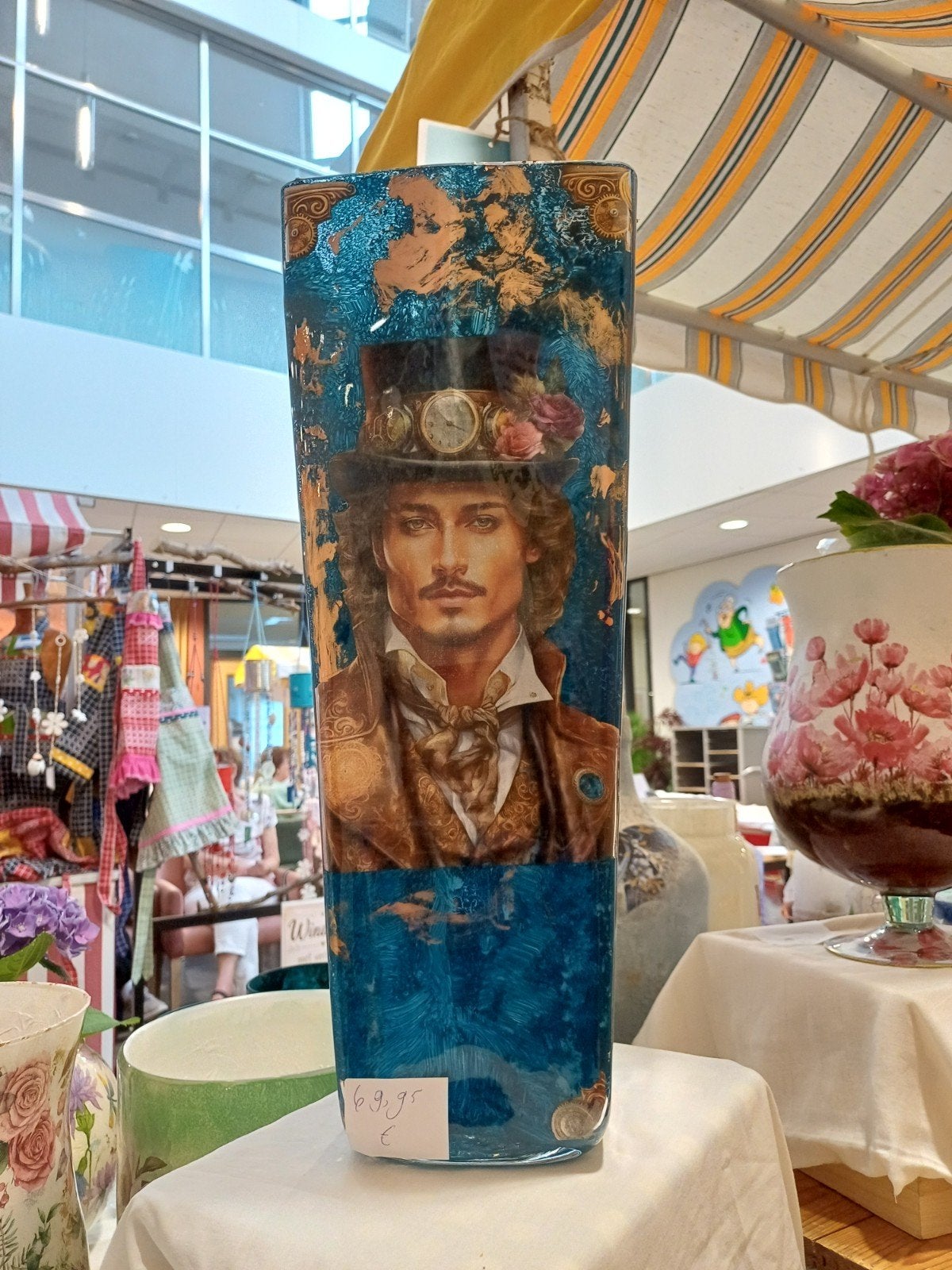 Unieke Steampunk Vaas met Portret en Klokken - 50 cm, Ophalen of Verzenden