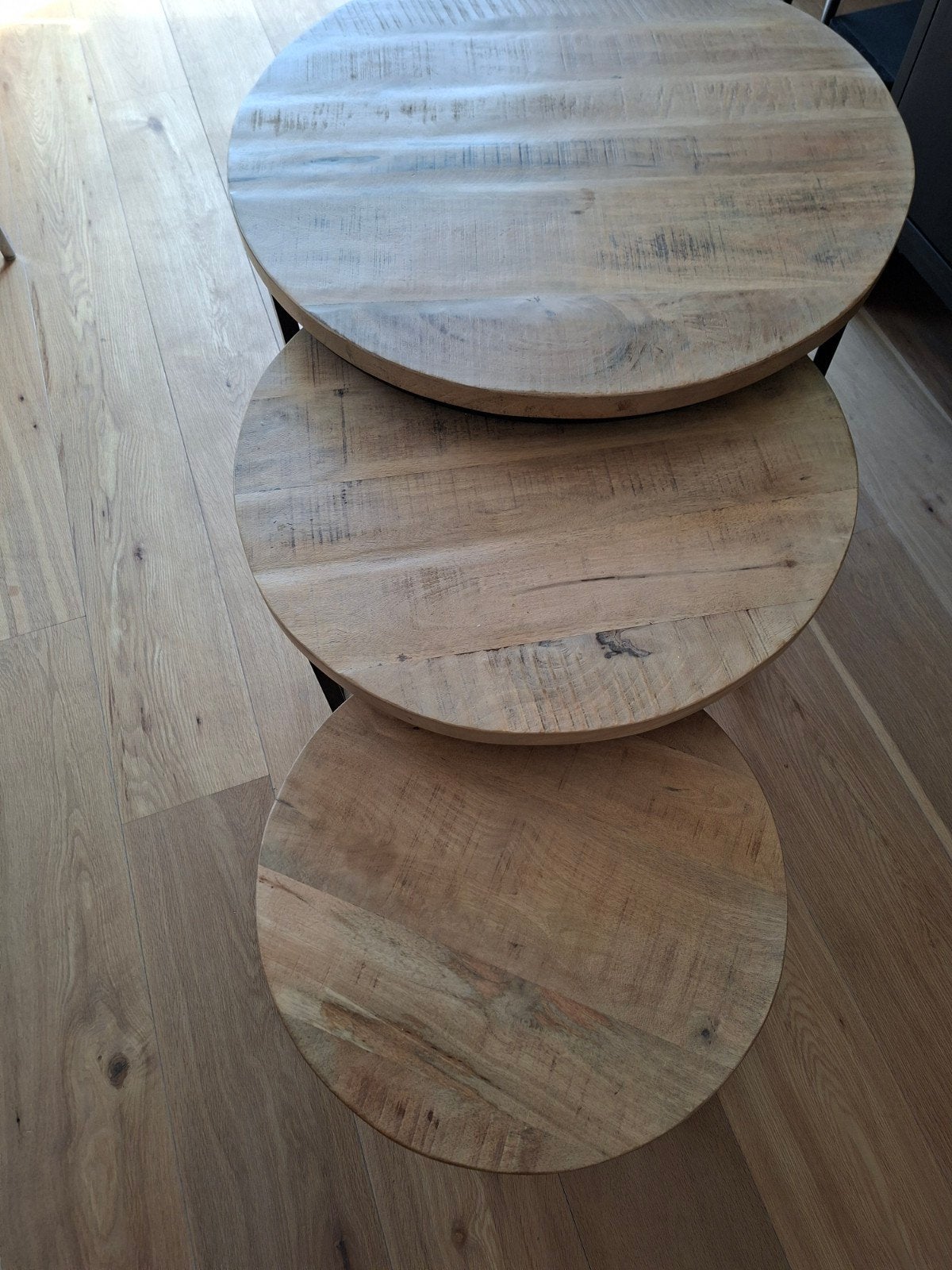 Set van 3 ronde salontafels van mangohout en metaal, 50 – 75, Gebruikt, 50 tot 100 cm, Rond