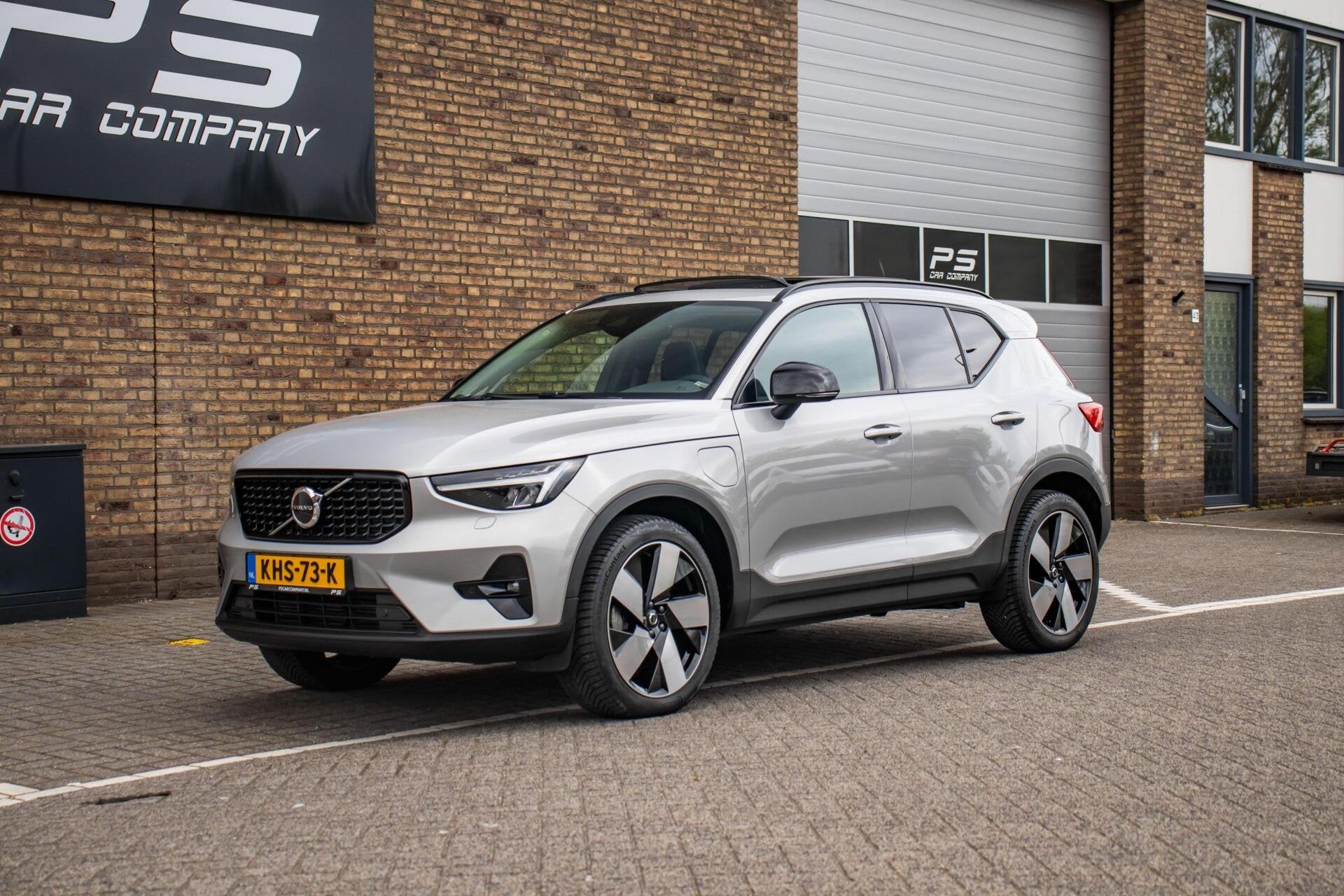 Volvo XC40 1.5 T5 Plug-in hybrid Ultimate Dark, Pano, Leder, 12 maanden, Gebruikt, Zwart, Leder