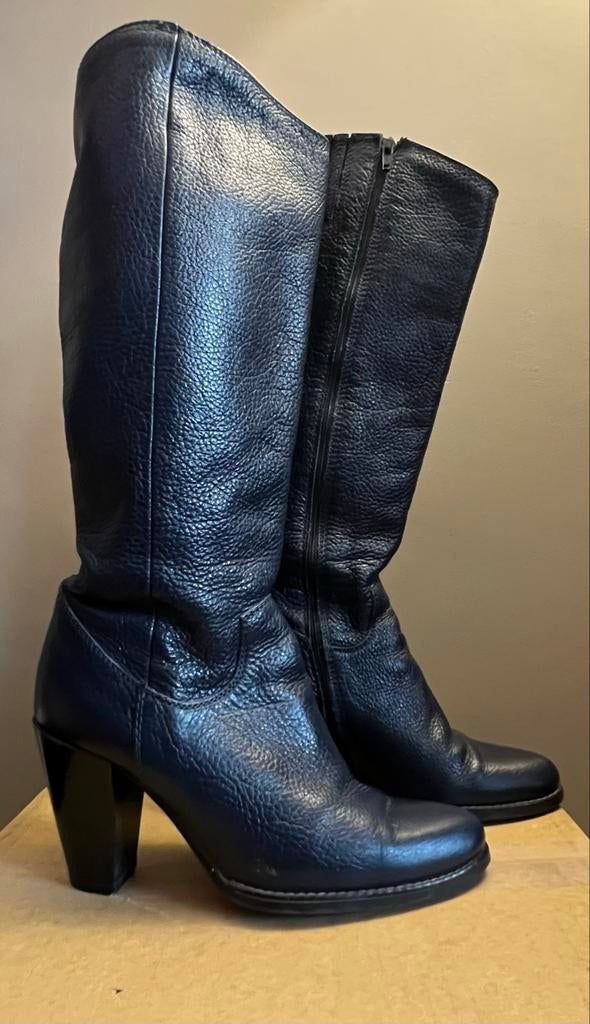 Tamaris donkerblauwe leren hoge laarzen, maat 38, Kleding | Dames, Schoenen, Ophalen of Verzenden, Zo goed als nieuw, Blauw, Hoge laarzen