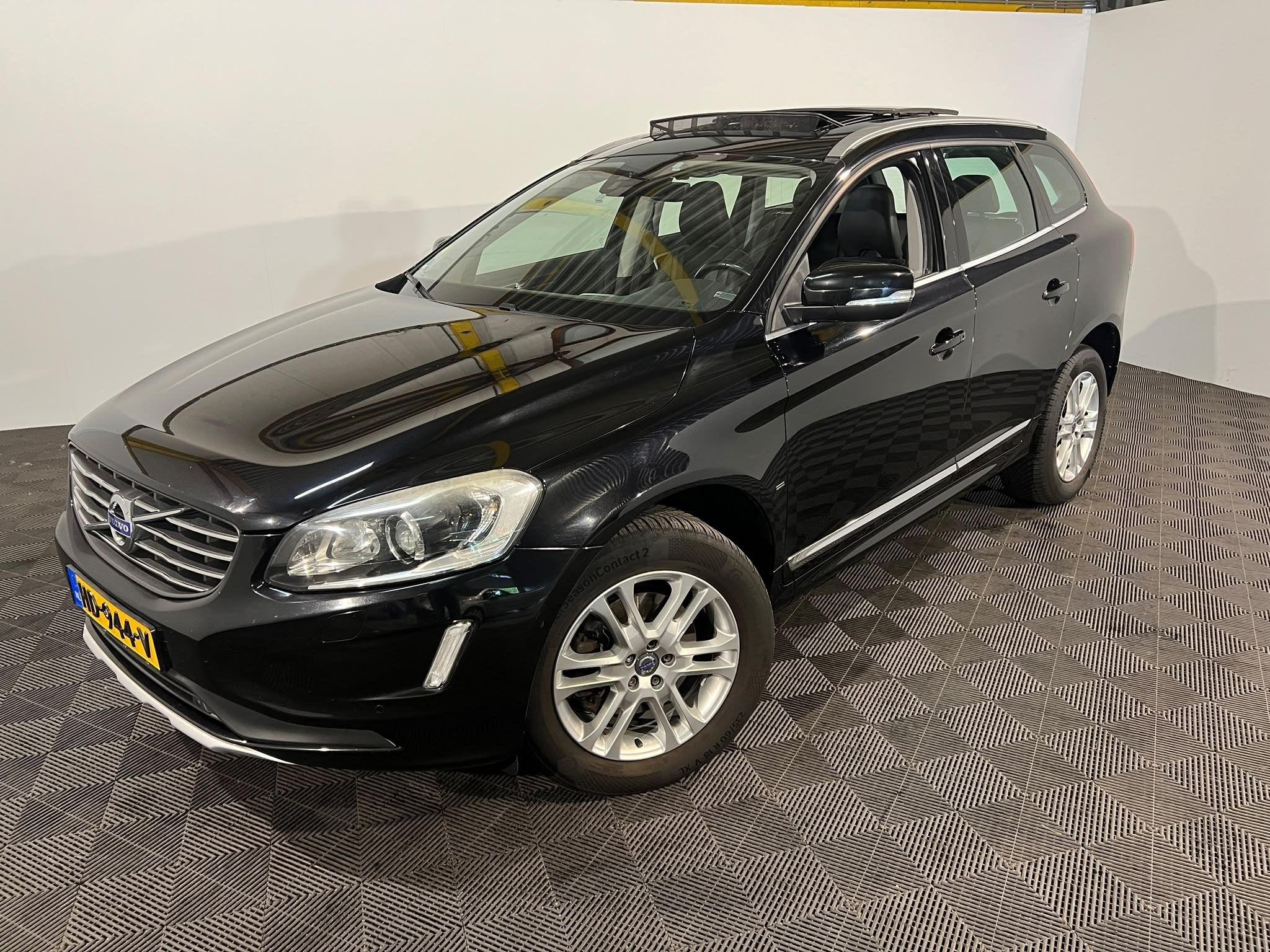 Volvo XC60 2.0 D4 FWD Ocean Race, Auto's, Gebruikt, 1634 kg, Zwart, Bedrijf