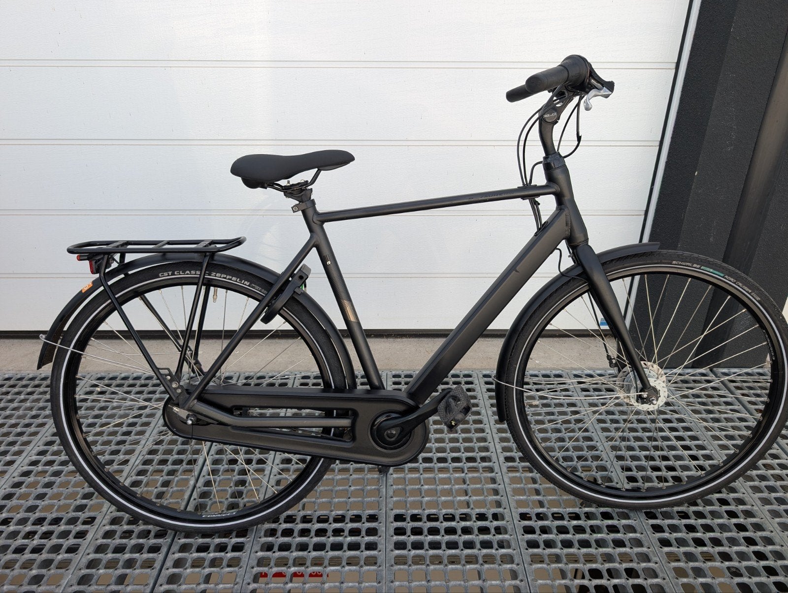 nette Batavus Fonk 7 versnellingen 57 cm frame maat,
mat zwa, Fietsen en Brommers, Ophalen, Gebruikt, Versnellingen, Batavus