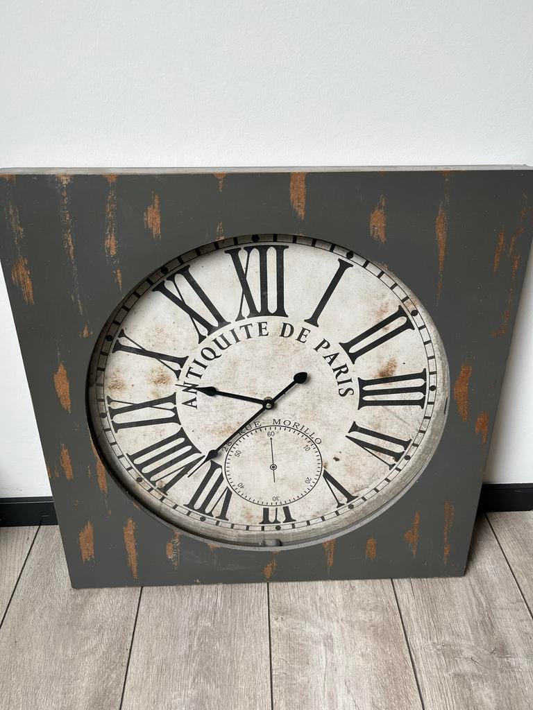 Grote wandklok 60x60 cm - Antiek look - Rue de Rosa Oss, Ophalen, Gebruikt, Analoog, Wandklok