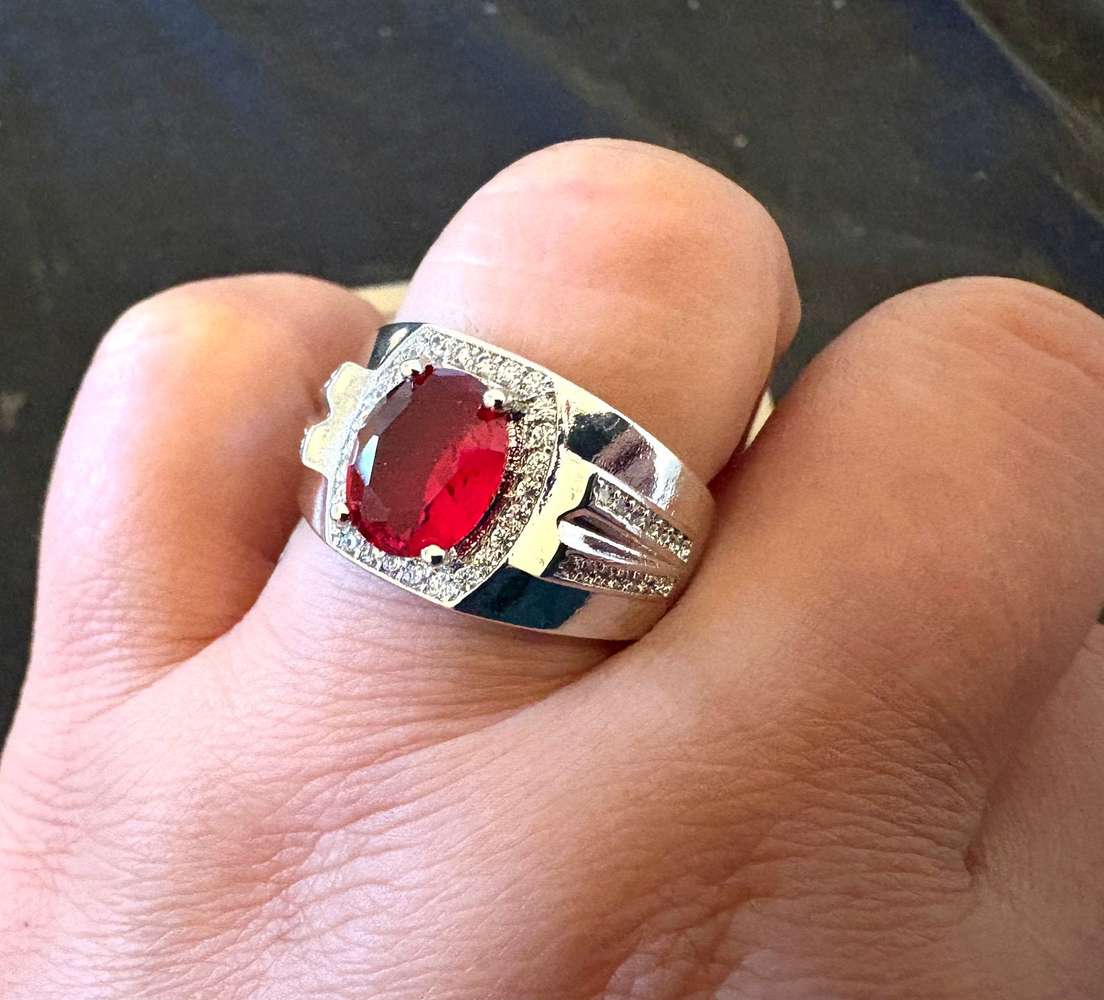Heren zilveren 925 ring met rode steen maat 21,22, Sieraden, Tassen en Uiterlijk, Ringen, 20 of groter, Verzenden, Heer, Nieuw