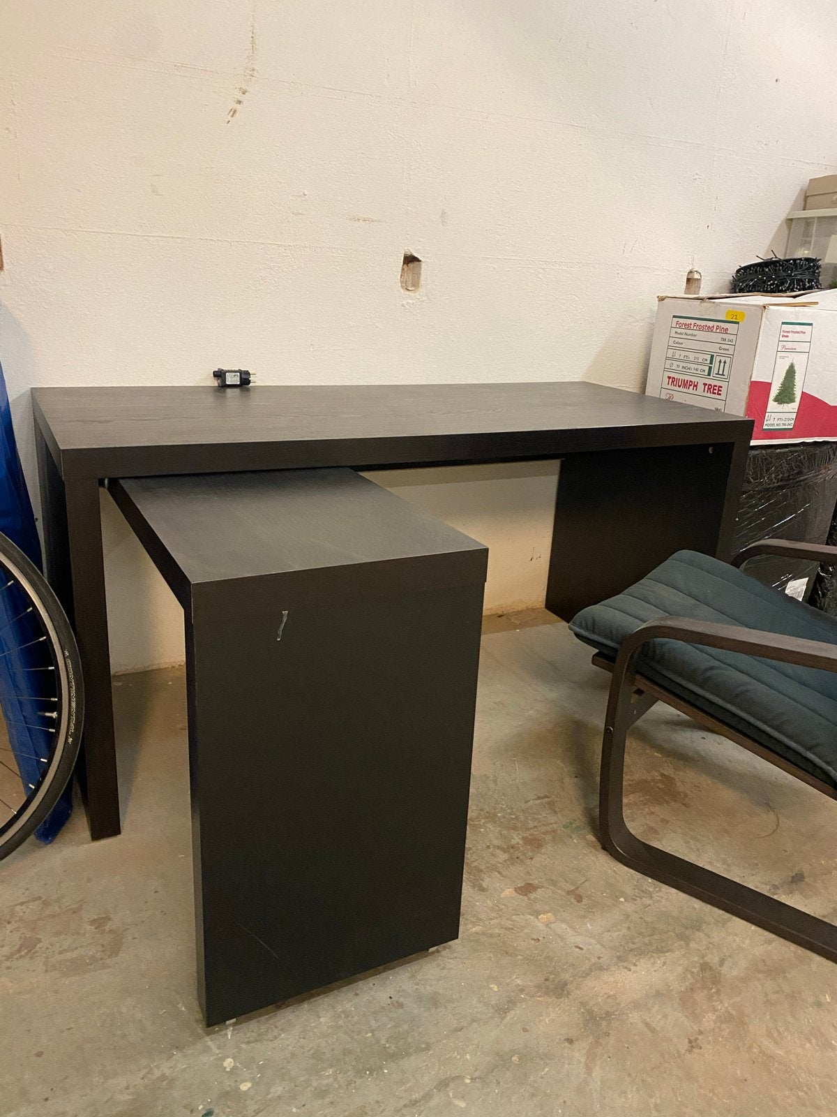 Zwart hoekbureau met comfort stoel, Ophalen, Gebruikt, Spaanplaat of MDF, Hoekbureau