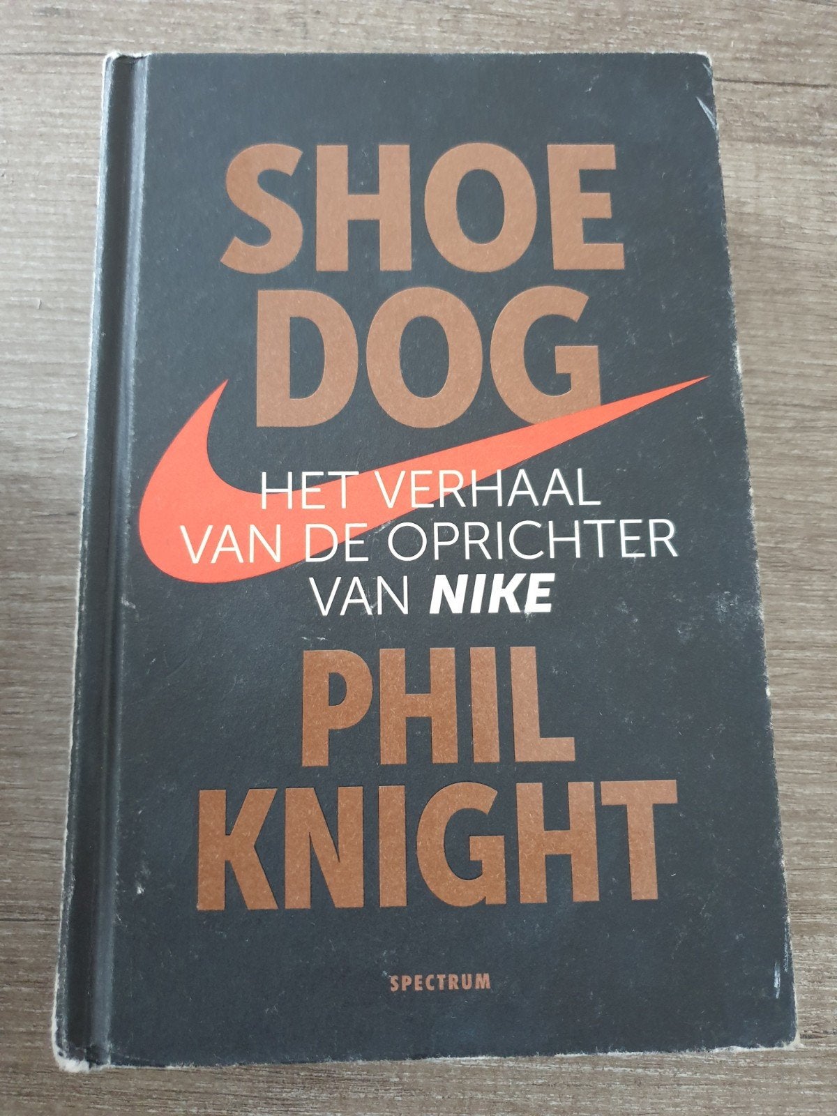 Shoe Dog Het verhaal van de oprichter van Nike - Phil Knigh, Boeken, Ophalen of Verzenden, Gelezen, Phil Knight, Overige