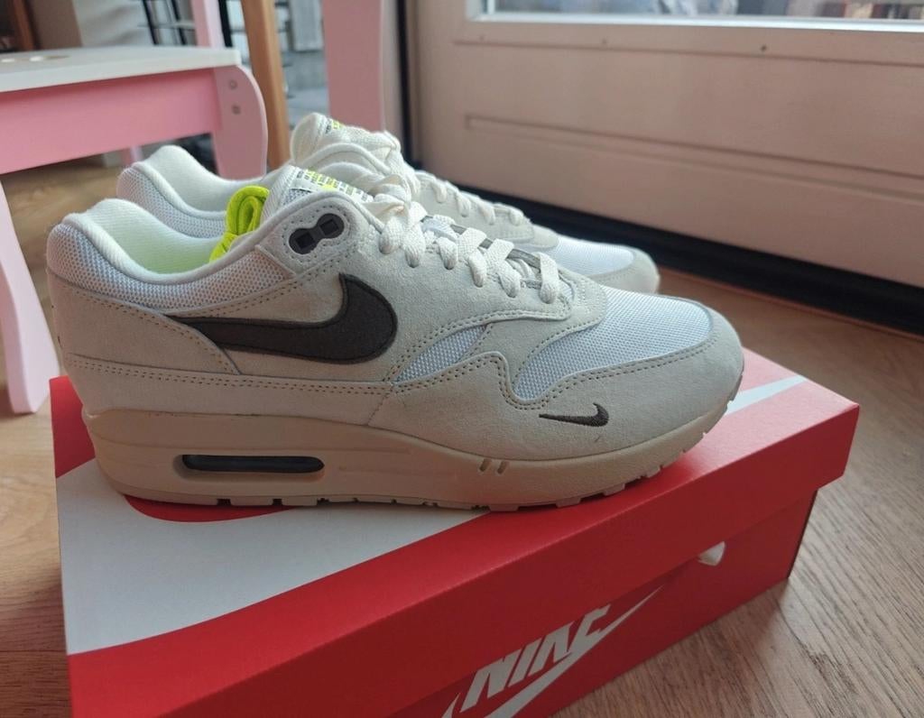 Nike Air Max 1 Sail Ironstone US9, Kleding | Heren, Schoenen, Nike air max, Overige kleuren, Nieuw, Ophalen of Verzenden