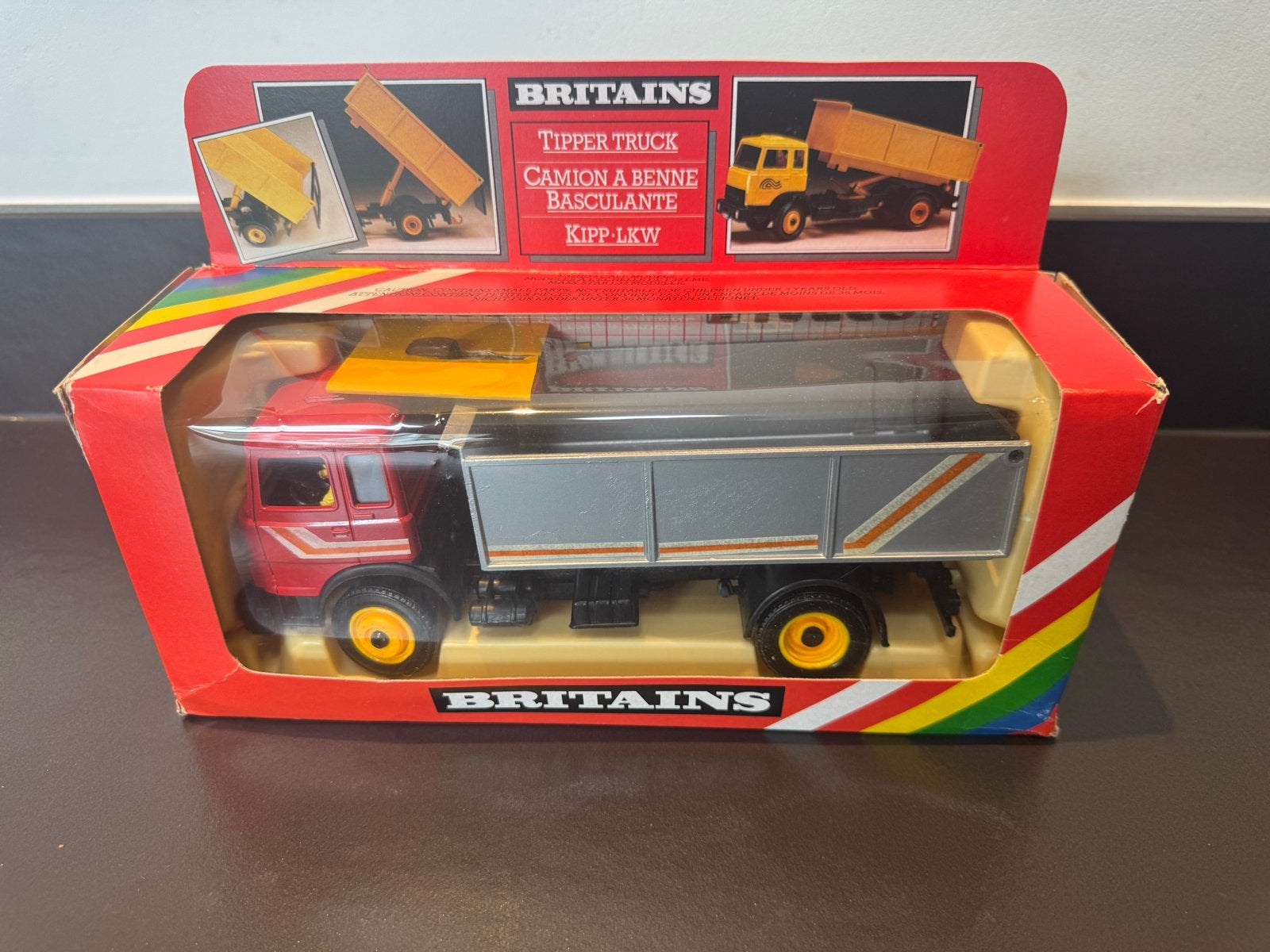 Britains 9583 Kipper Truck, Hobby en Vrije tijd, Modelauto's | 1:32, Ophalen of Verzenden, Nieuw