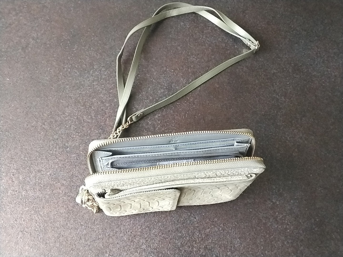 Loulou Essentiels Schoudertasje/Portemonnee Grijs, zeer luxe, Sieraden, Tassen en Uiterlijk, Tassen | Damestassen, Ophalen of Verzenden