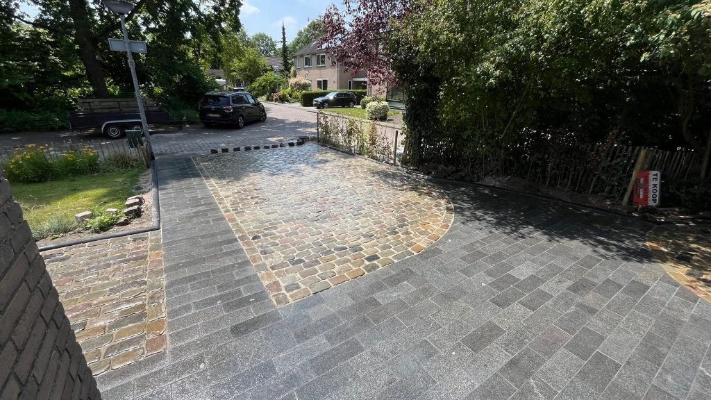 Prachtige granieten bestrating / tegels gevlamde bovenzijde, Ophalen of Verzenden, Zo goed als nieuw, Terrastegels, Talingweg 100