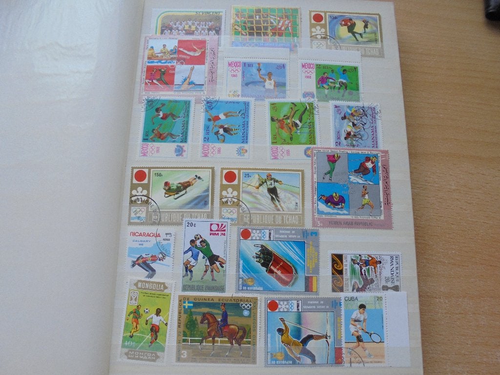DIVERSEN. MOTIEF SPORT !! Veel zegels /velletjes stockboek., Ophalen of Verzenden, Buitenland