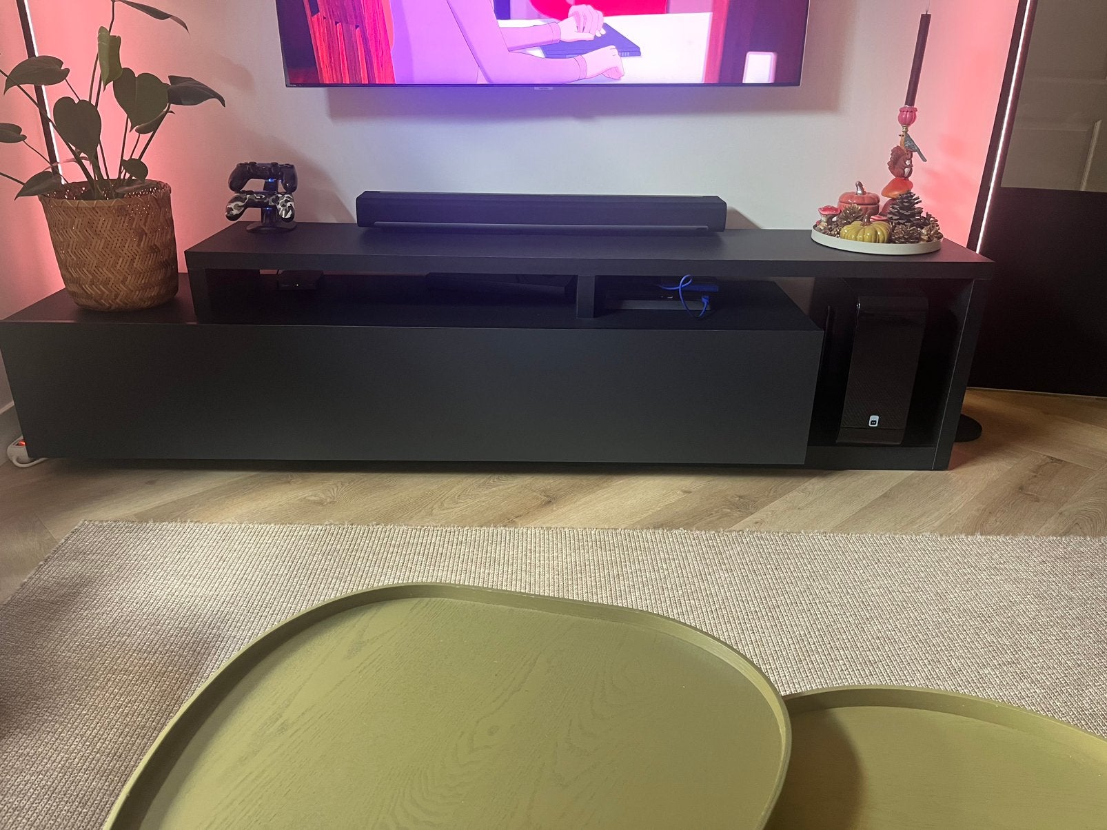 Tv meubel zwart, Ophalen of Verzenden, Zo goed als nieuw, 200 cm of meer, Minder dan 100 cm