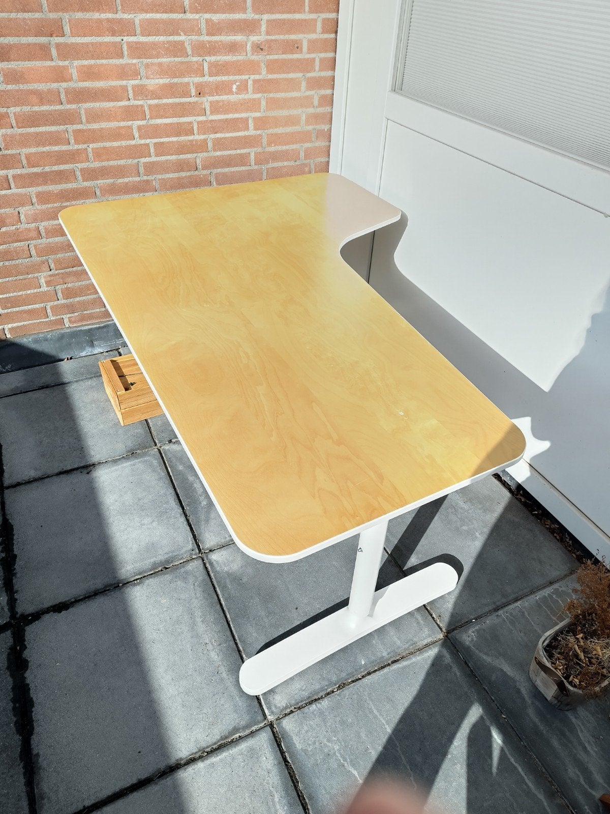 IKEA Bekant bureau - defect schroefje in poot, Ophalen