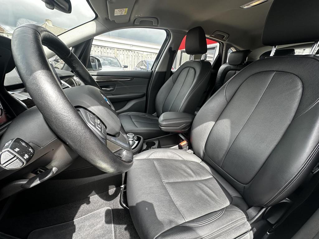 BMW 2-serie Active Tourer 218i High Executive Luxury Line, Auto's, 136 pk, Gebruikt, Zwart, 3 cilinders