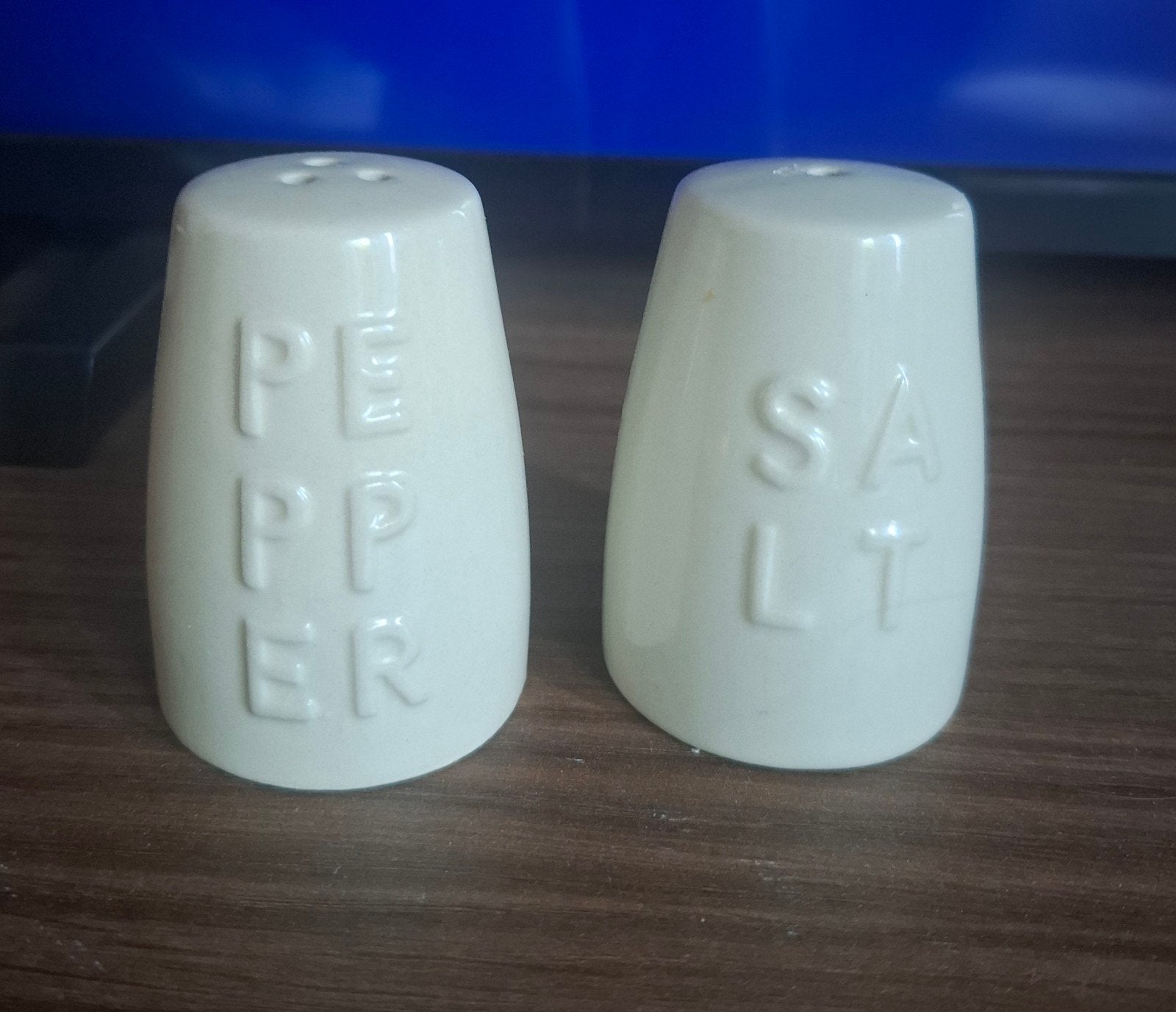 Wit zandkleurig peper & zout stel: pepper salt van Zusss, Huis en Inrichting, Overige merken, Keramiek, Overige typen, Ophalen of Verzenden