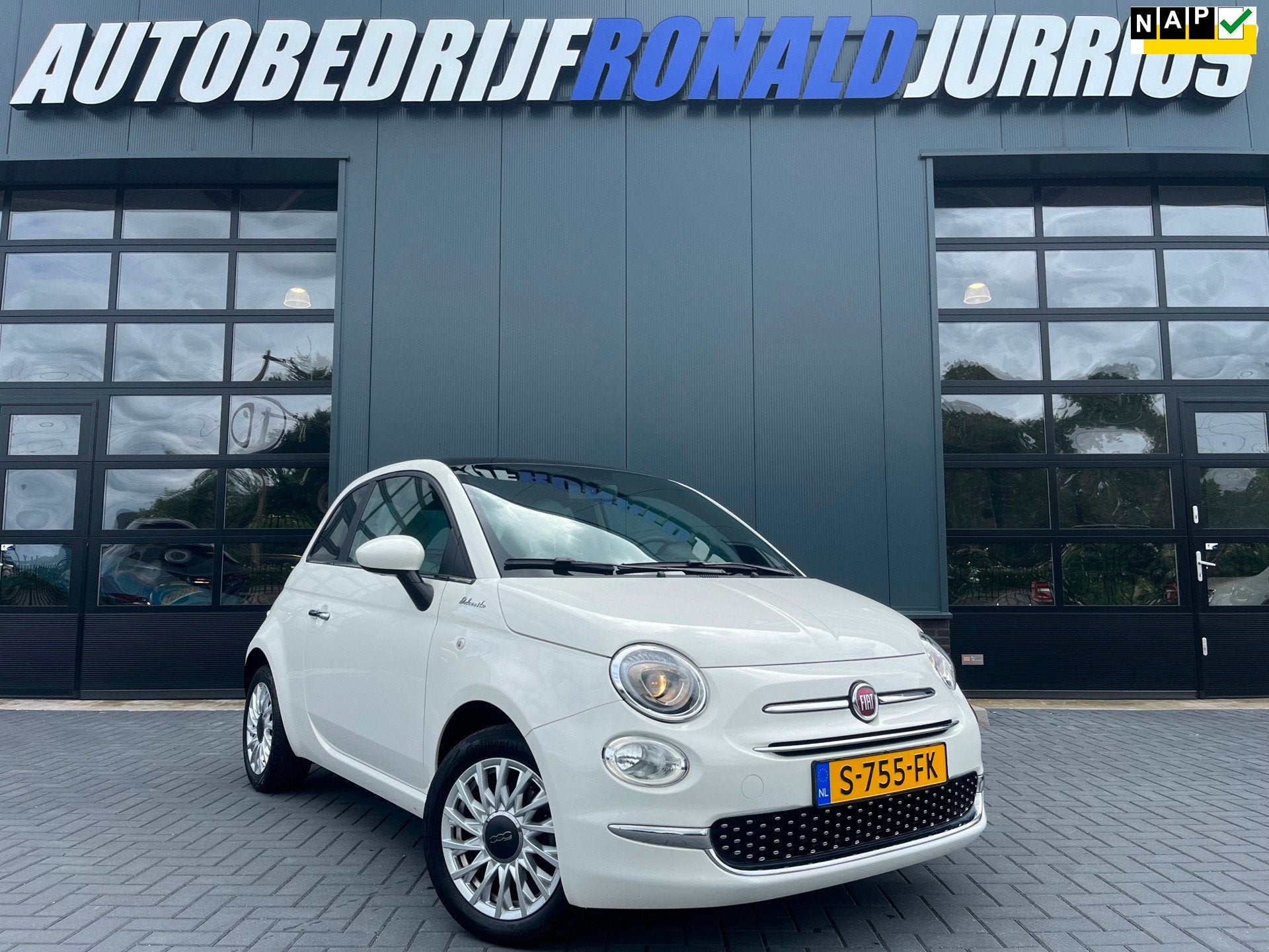Fiat 500 1.0 Hybrid Dolcevita NLAuto/Panoramadak/Leder/Cruis, Voorwielaandrijving, 4 stoelen, Wit, Bedrijf
