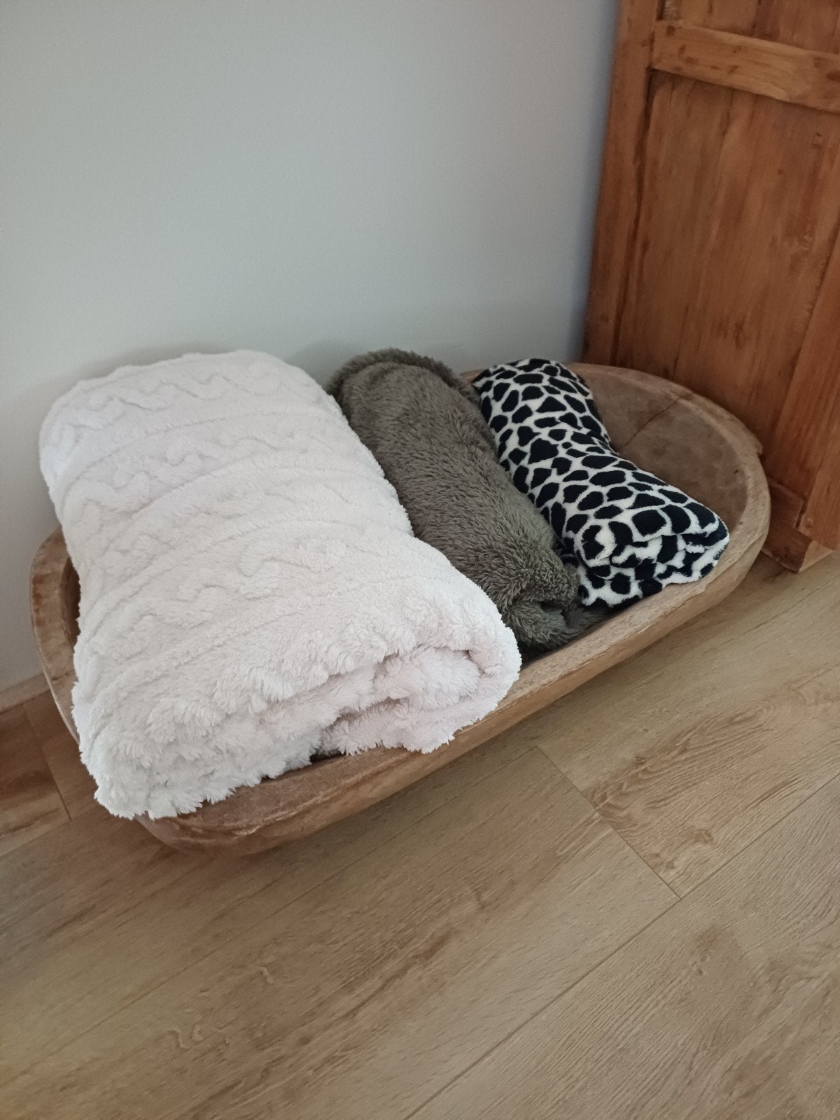 Grote zeer zware oude trog met pootjes, Ophalen, Zo goed als nieuw, Rechthoekig, Hout