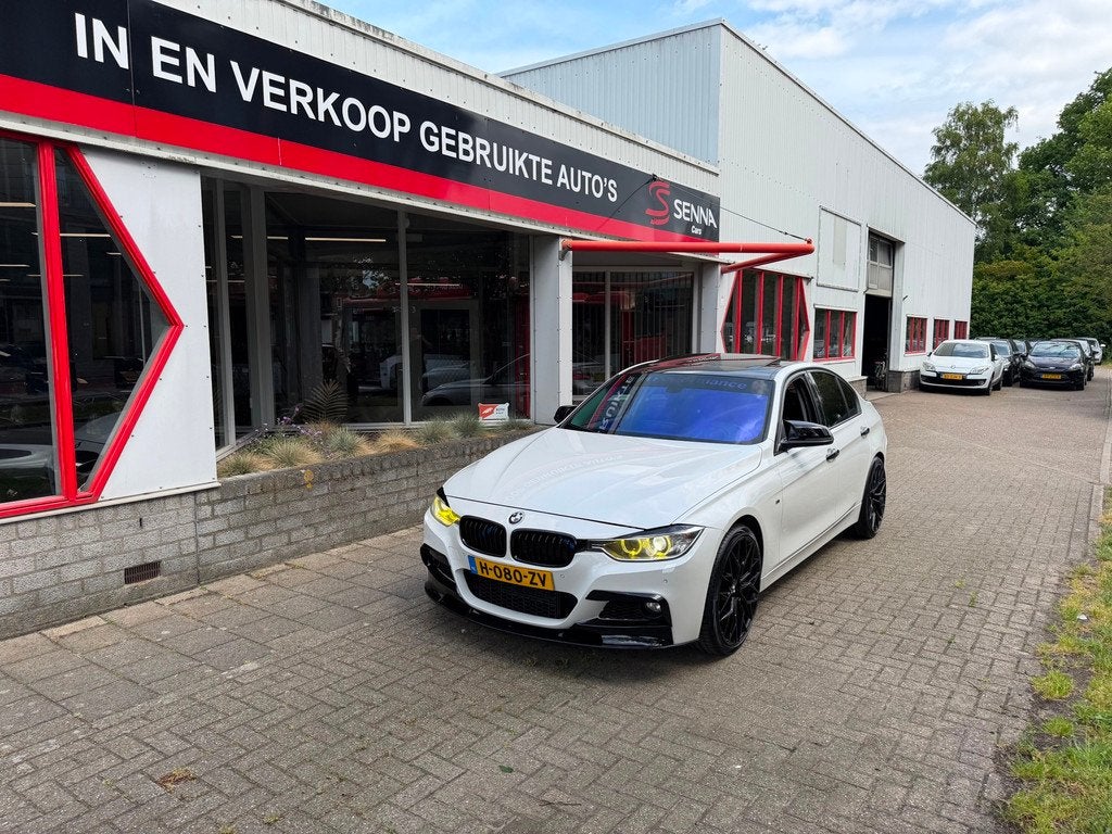 BMW 3-serie 320i Aut - M pakket - 20 inch - Leer - HUD - Kle, Auto's, BMW, Automaat, Euro 5, Achterwielaandrijving, Gebruikt