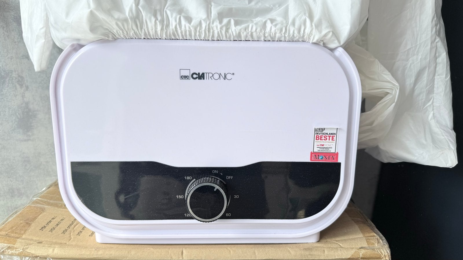 Clatronic Kledingstomer - Compact en Efficiënt, Ophalen of Verzenden, Zo goed als nieuw, Kledingstomer