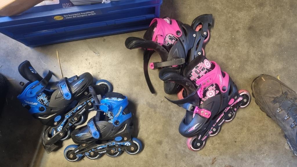 Verstelbare skeelers: blauw (31-34) en roze (36-38), Overige merken, Kinderen, Ophalen of Verzenden, Inline skates 4 wielen