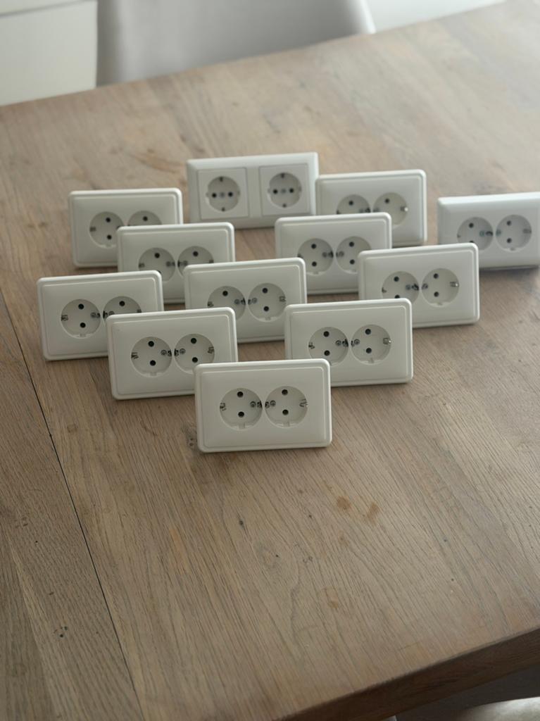 11x inbouw contactdozen 1x opbouw nooit gebruikt, Ophalen, Zo goed als nieuw