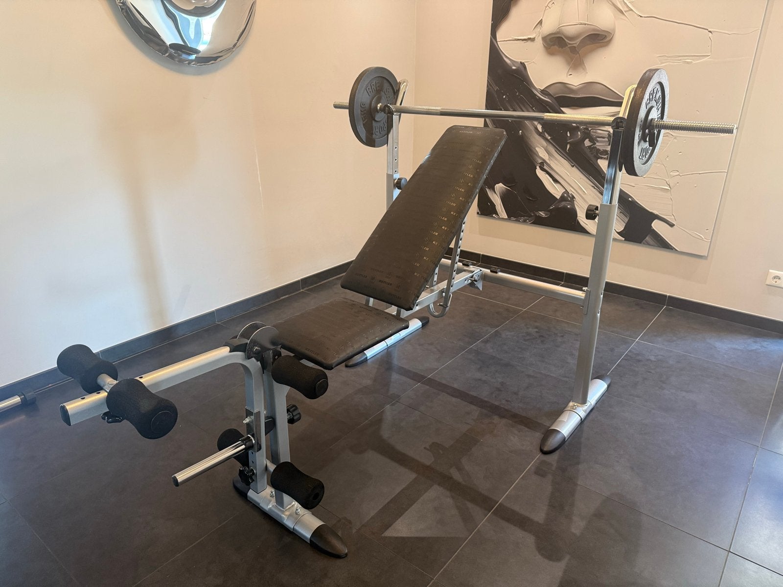 Kettler Fitnessbank met halterstang en gewichten 2x15Kg, Sport en Fitness, Ophalen, Gebruikt, Armen, Fitnessbank
