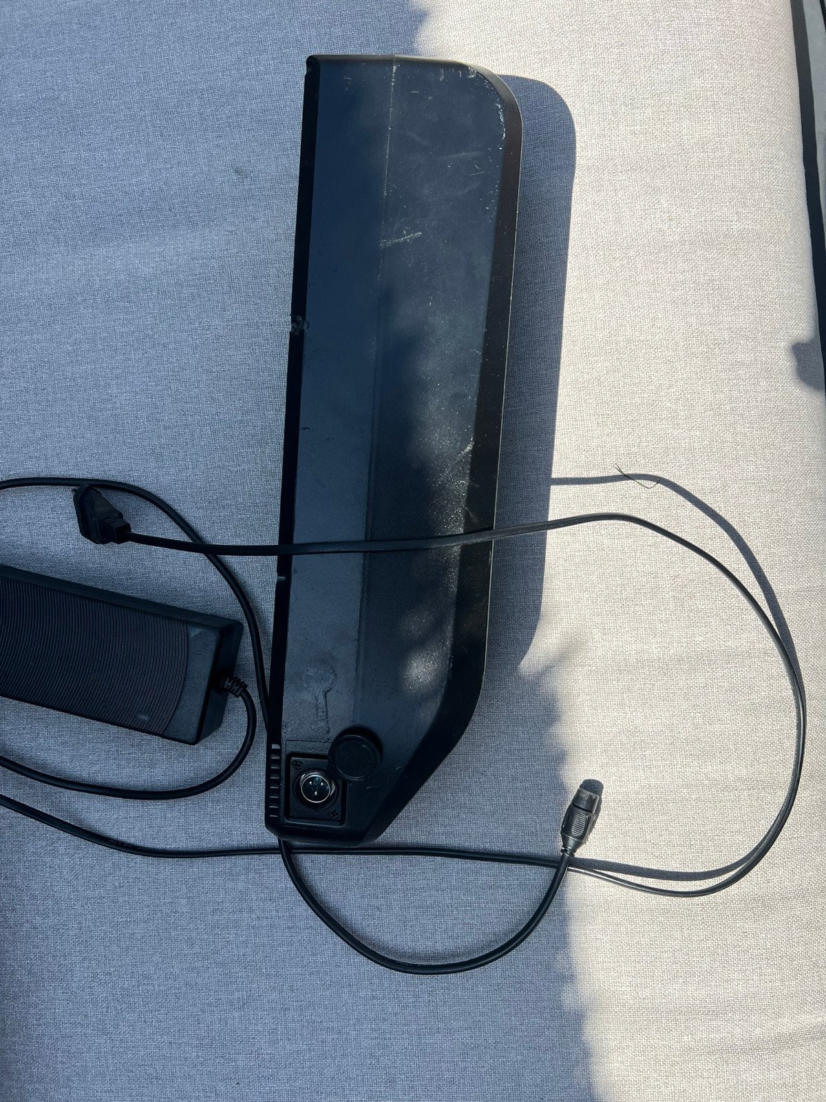 Accu v20 met oplader en nieuw contactslot, Ophalen, Gebruikt