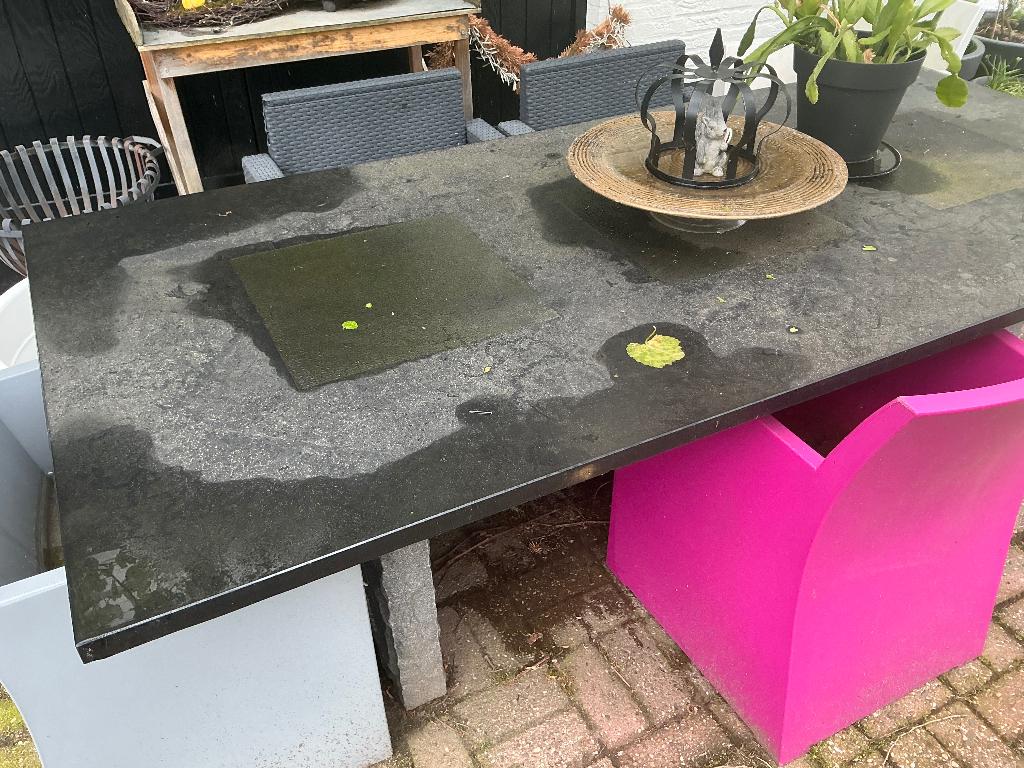 Gratis stenen tuintafel, Ophalen, Gebruikt, Rechthoekig, Overige materialen