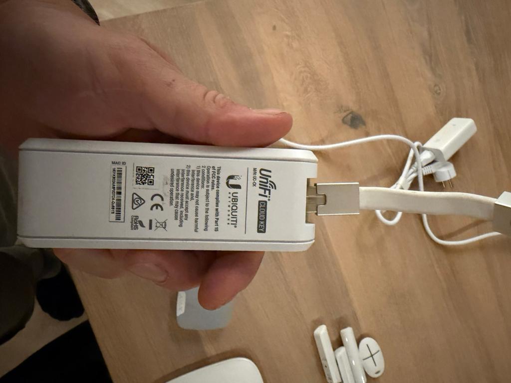 Cloudkey Unifi UBiquiti, Computers en Software, Netwerk switches, Ophalen of Verzenden, Zo goed als nieuw