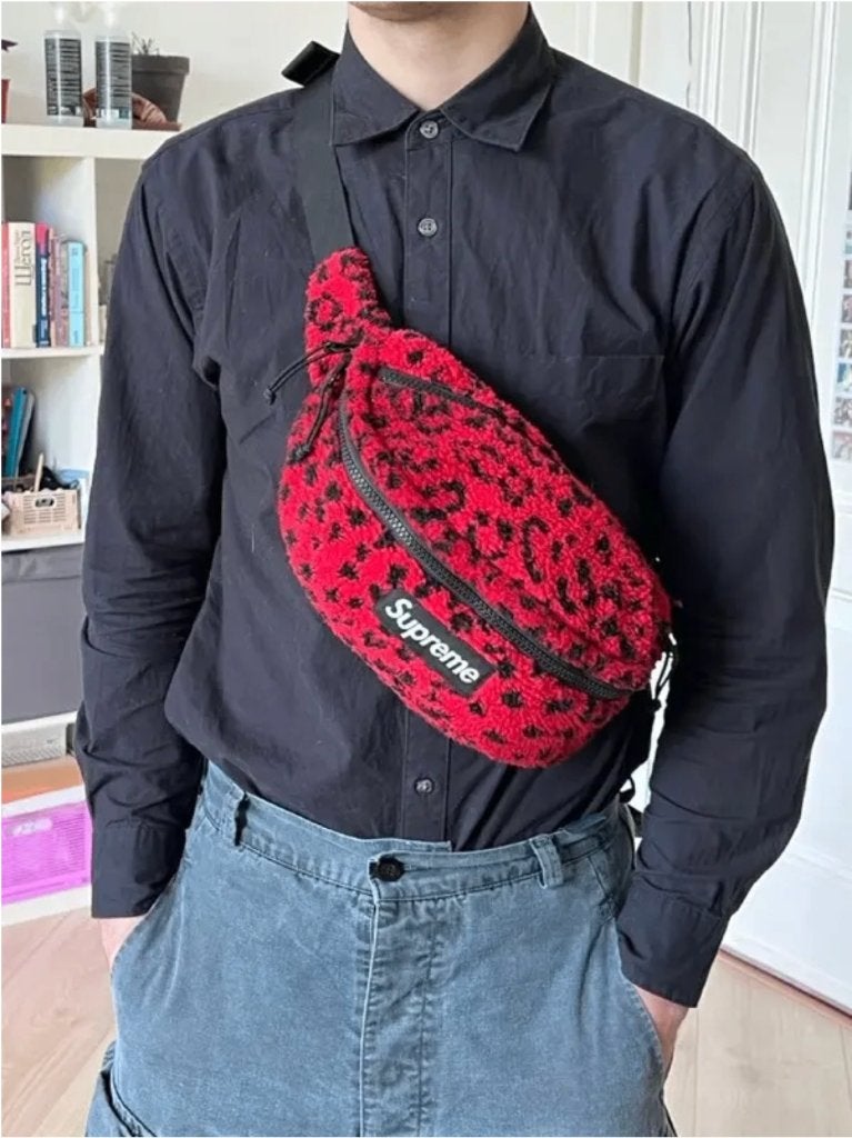 Supreme FW17 Leopard Fleece Waist Bag, Sieraden, Tassen en Uiterlijk, Tassen | Schoudertassen, Ophalen of Verzenden, Zo goed als nieuw