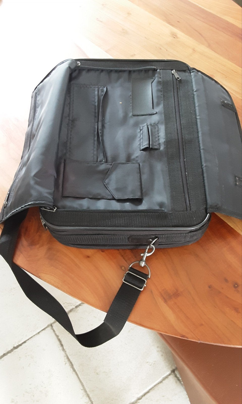 laptop tas, Ophalen, 17 inch of meer, Zo goed als nieuw, Zwart
