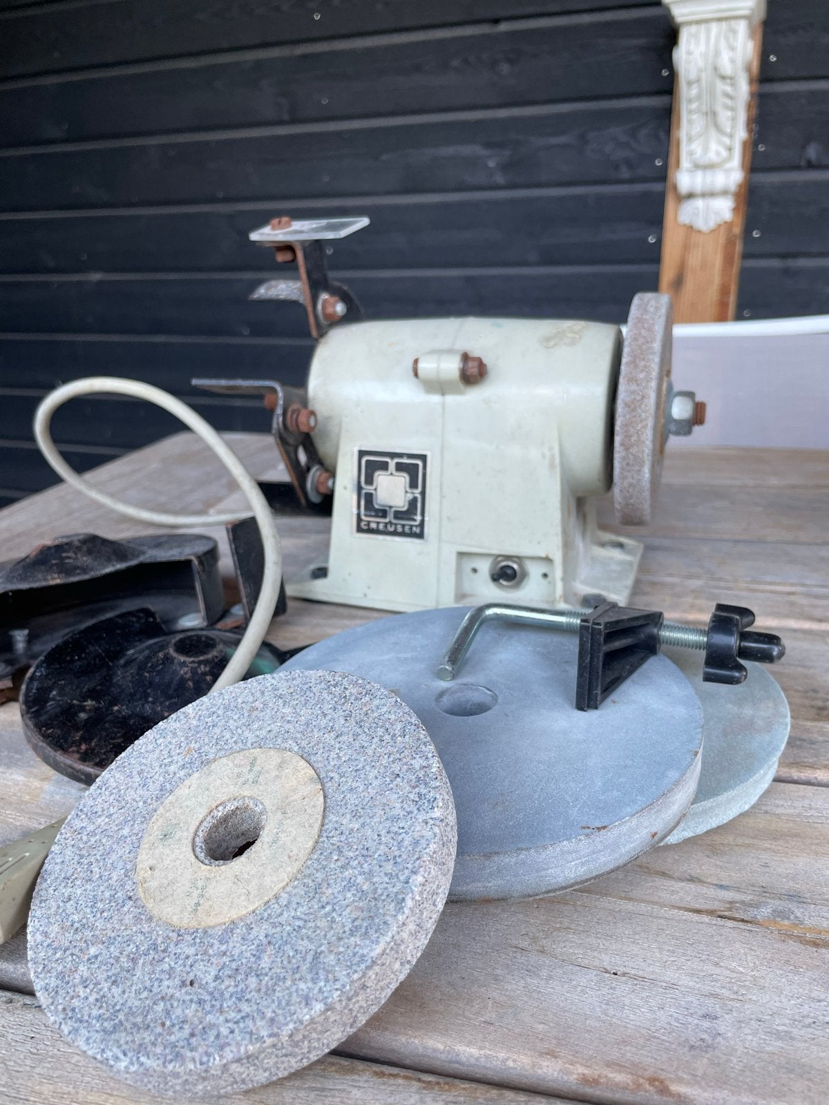 Creusen Slijpmachine DS 3110 T - 200 watt, Doe-het-zelf en Verbouw, Ophalen of Verzenden, Gebruikt, Minder dan 700 watt, Werkbankslijpmachine