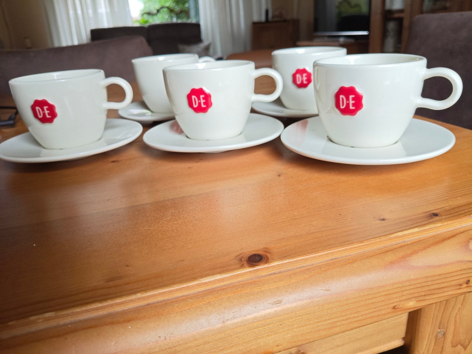 Douwe Egberts kop en schotels 5 stuks, Ophalen of Verzenden, Zo goed als nieuw, Overige stijlen, Kop(pen) en/of Schotel(s)
